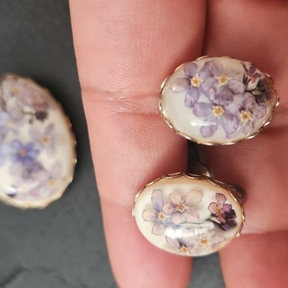 Vintage Embedded FlowersJewelry Set with Purple and Gold Accents Earing & brooch - Picture 3 of 9